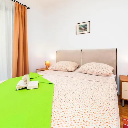 Apartment Mara *