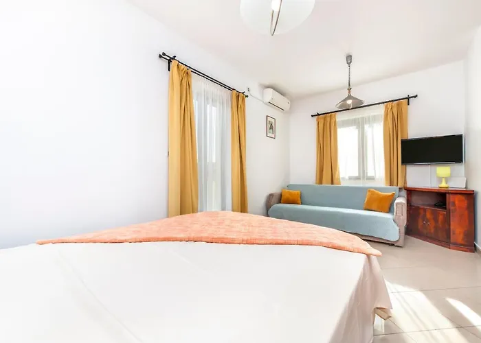 Διαμέρισμα Mara *